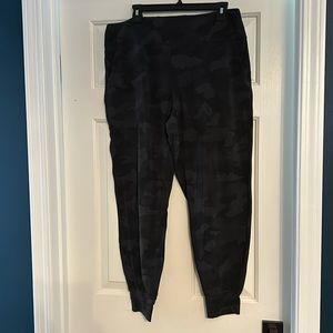 Lululemon Adapted State High-Rise Jogger
Full Length